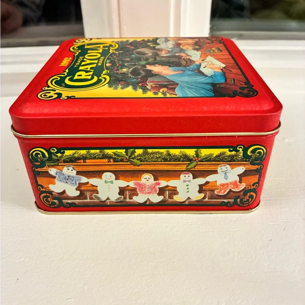 Crayola 1992 Red Holiday‎ Tin with original Crayola crayons
